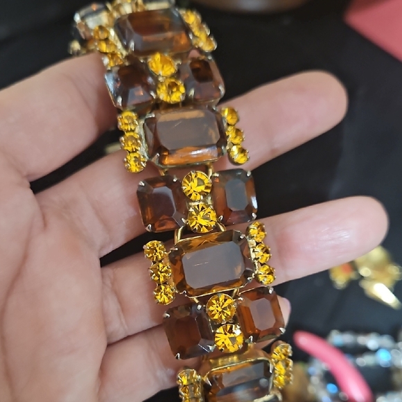Vintage D&E Juliana Glass Topaz and Citrine cColored Wide Bracelet - Picture 3 of 5